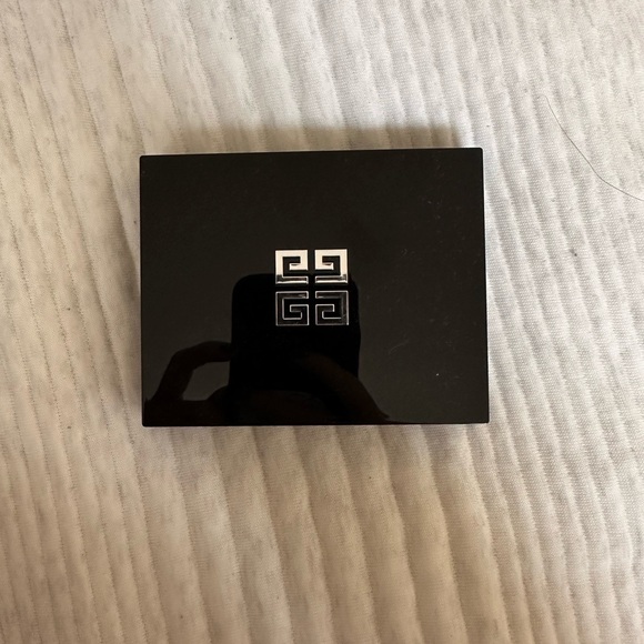 Givenchy Black Multi-Finish Eyeshadow Palette - Picture 1 of 3